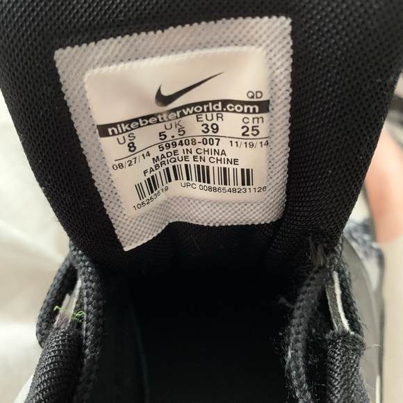 Size 8 Nike Sneakers - Picture 3 of 8